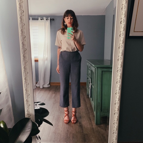 Meet your Posher, Courtney - Picture 1 of 2